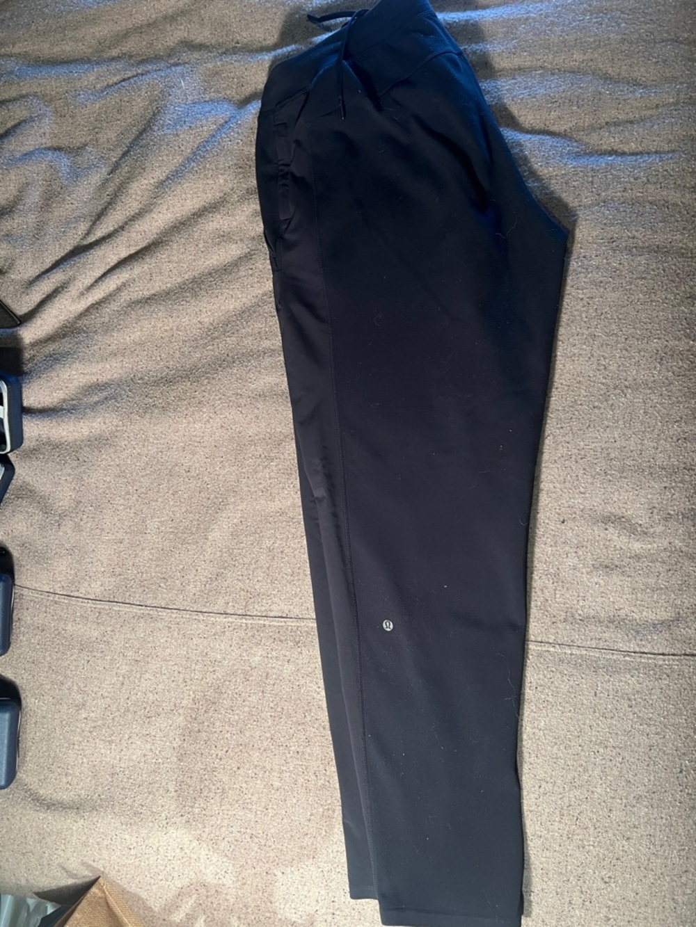 Lululemon Men's Athletic Jogger Pants in Black - Picture 4 of 4